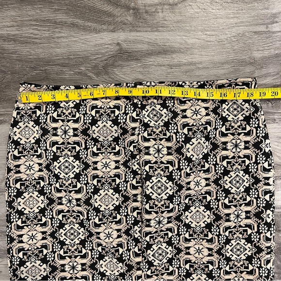 Xhilaration Mini Straight Skirt Gold Black Size XL/TG Geometric Tribal Pattern - Picture 3 of 9